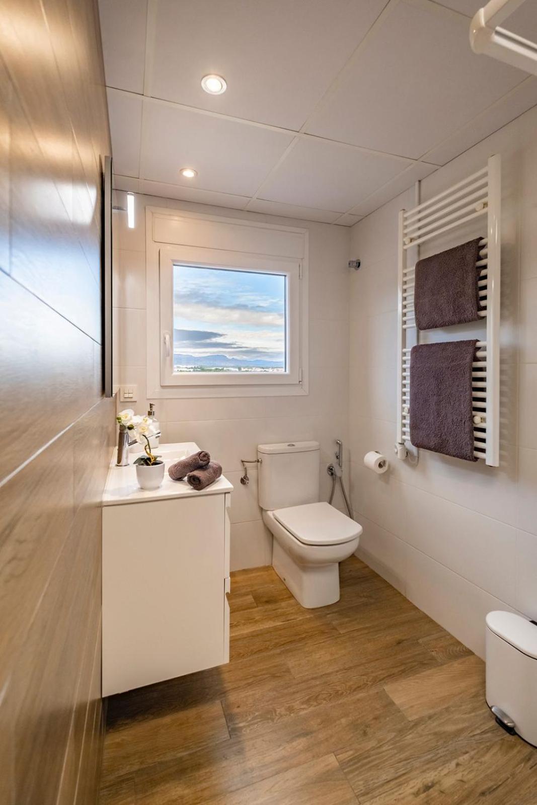 Apartamento Con Terraza, Vistas Playa Y Montana L'L'Hospitalet de l'Infant Eksteriør billede