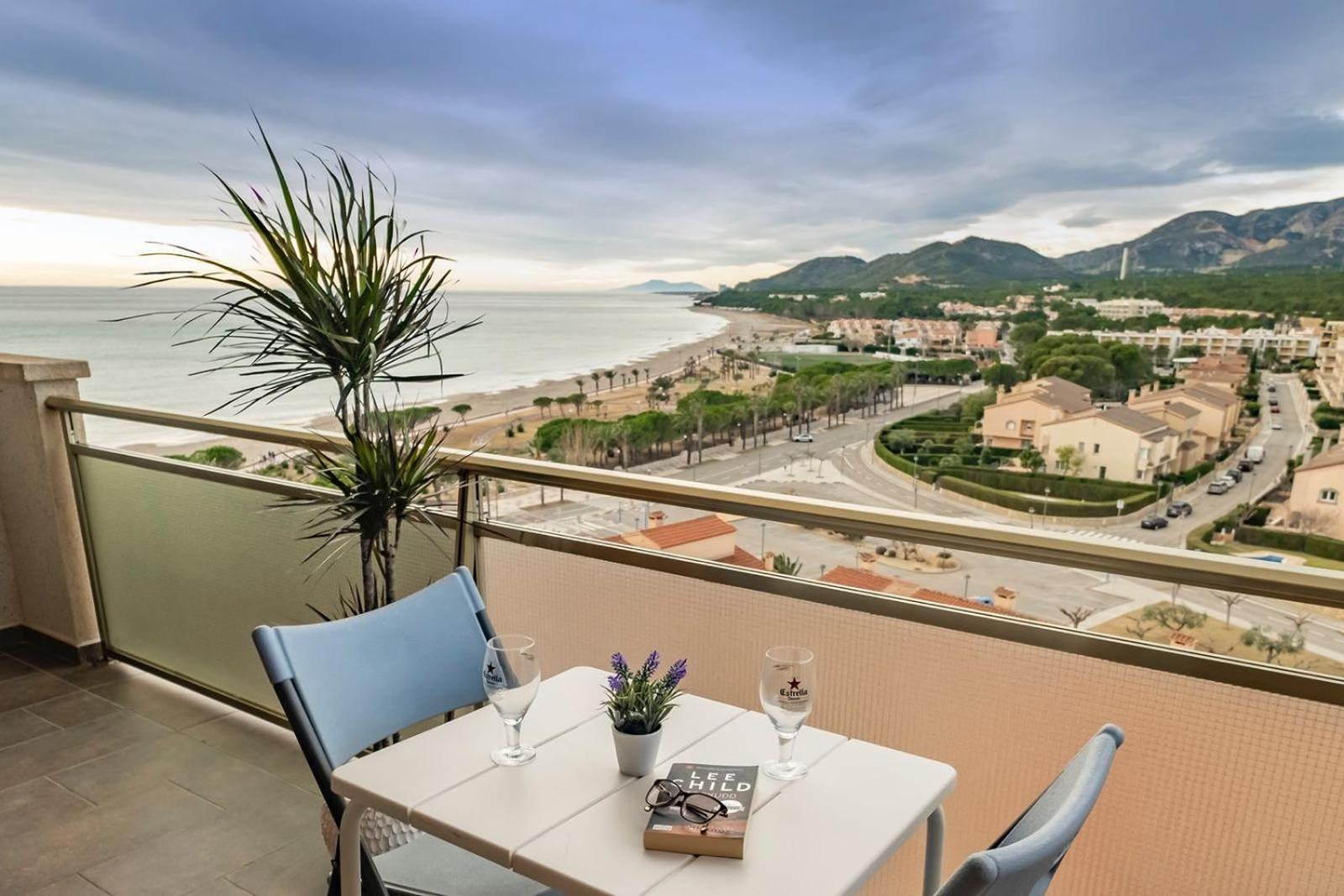 Apartamento Con Terraza, Vistas Playa Y Montana L'L'Hospitalet de l'Infant Eksteriør billede