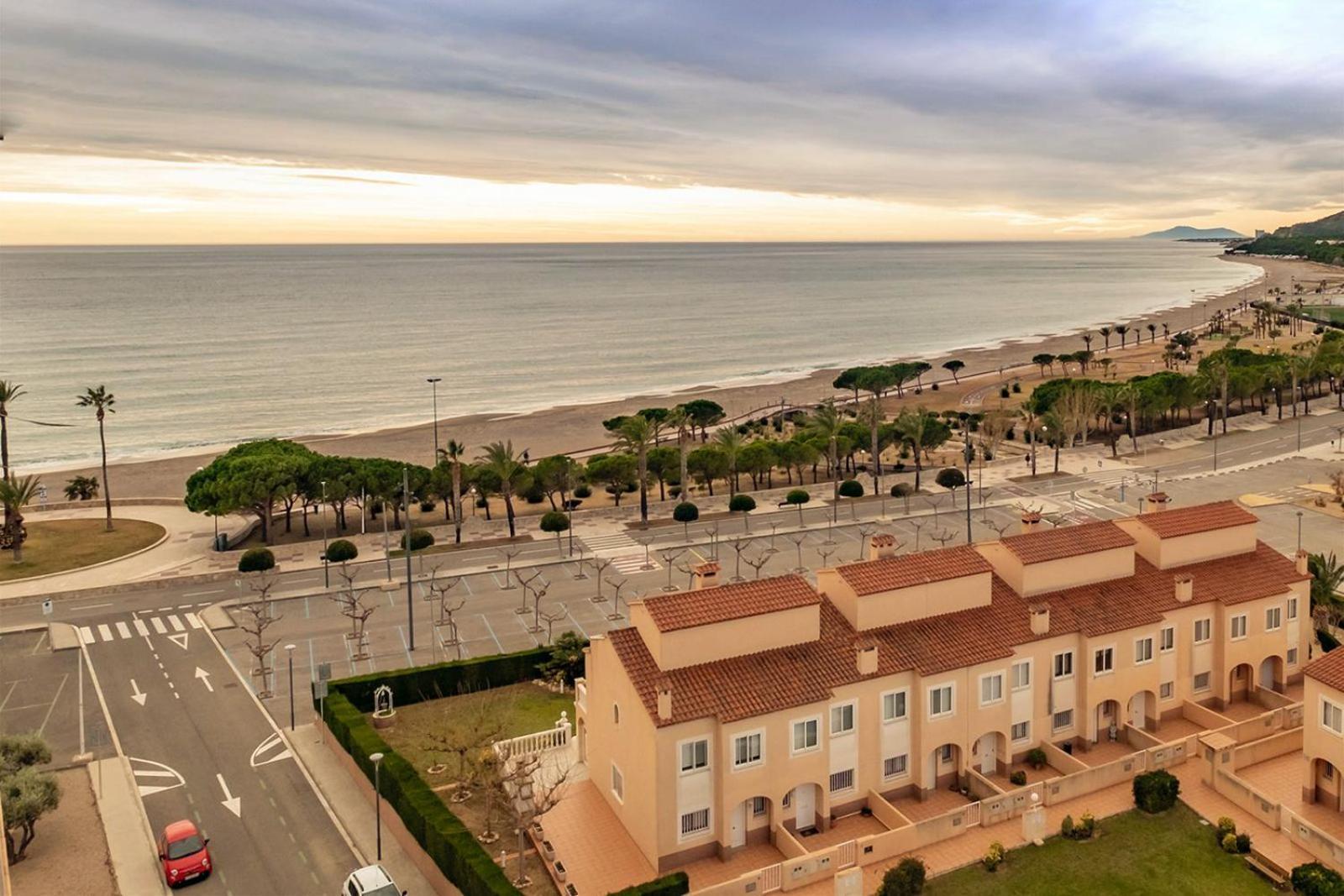 Apartamento Con Terraza, Vistas Playa Y Montana L'L'Hospitalet de l'Infant Eksteriør billede