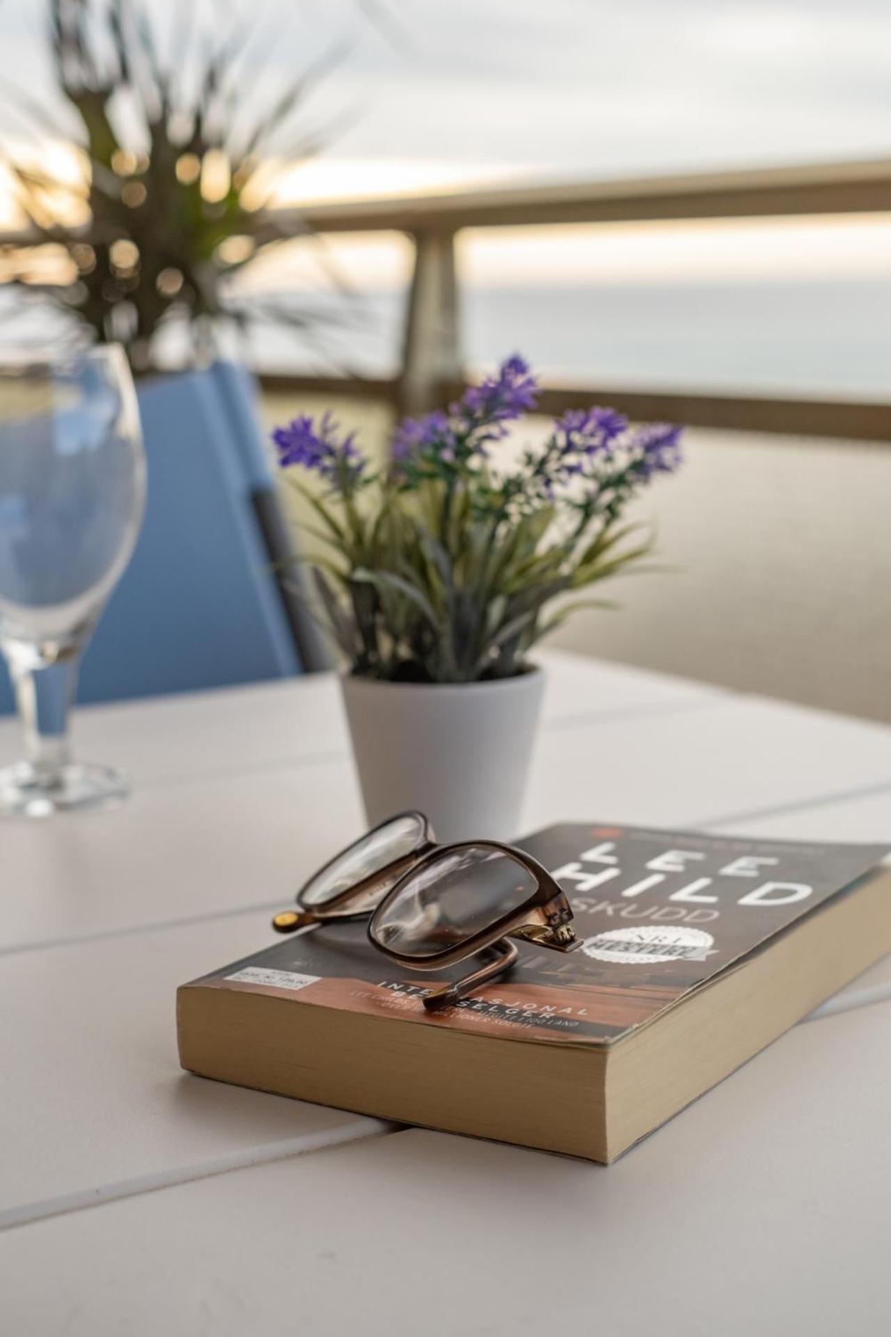 Apartamento Con Terraza, Vistas Playa Y Montana L'L'Hospitalet de l'Infant Eksteriør billede