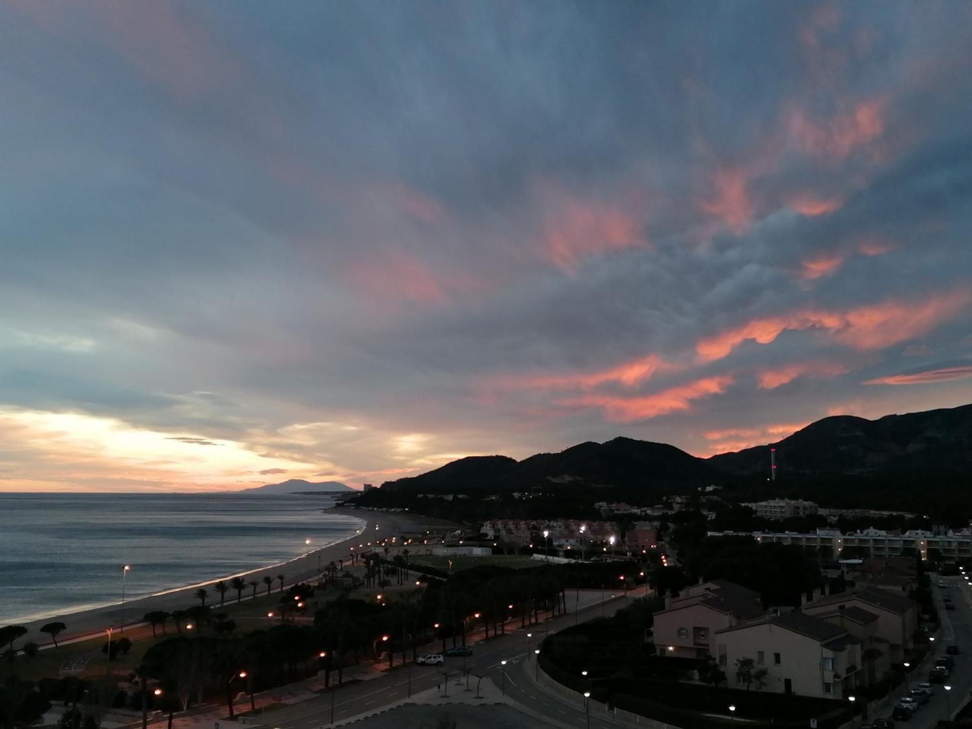 Apartamento Con Terraza, Vistas Playa Y Montana L'L'Hospitalet de l'Infant Eksteriør billede