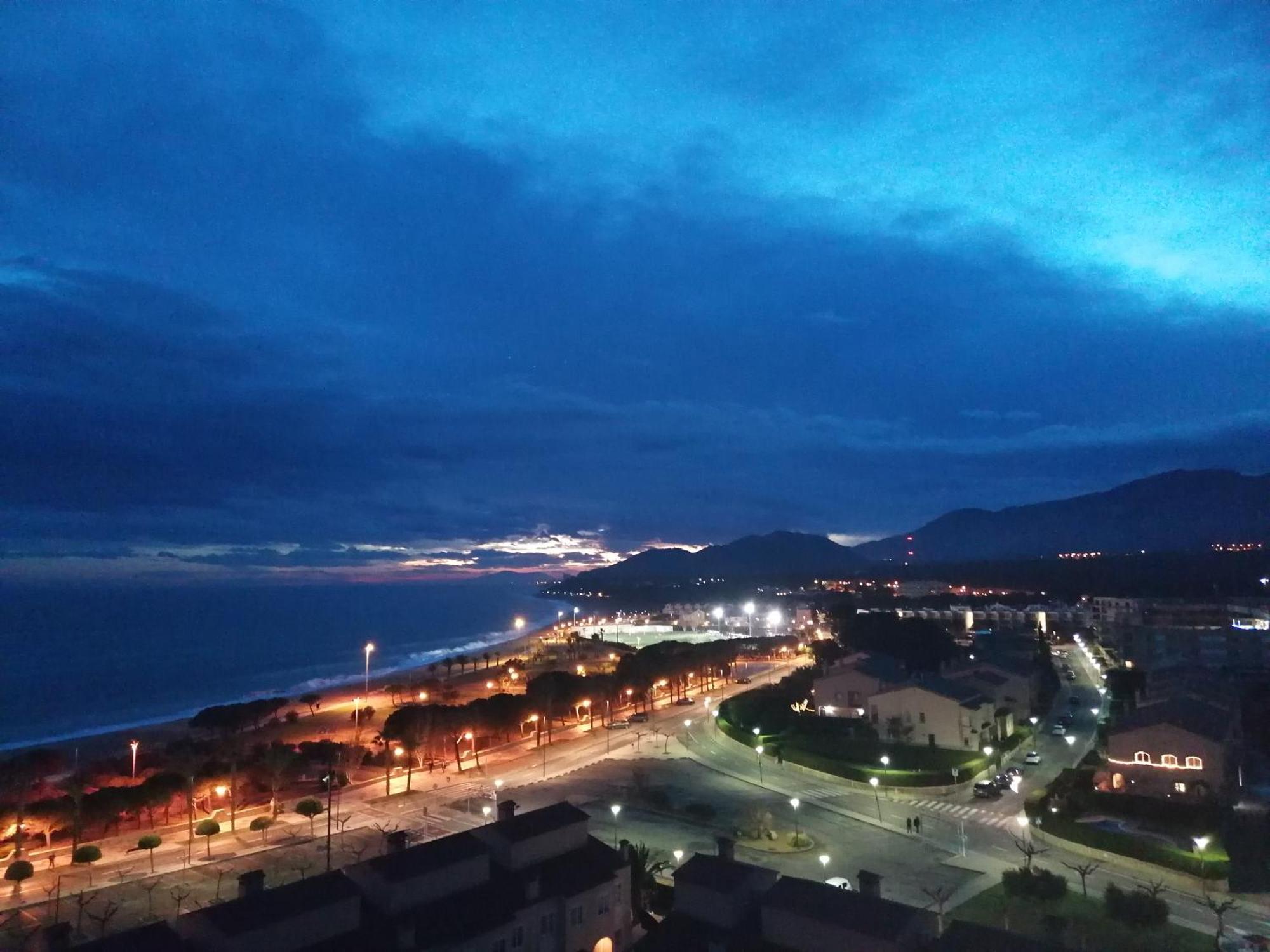 Apartamento Con Terraza, Vistas Playa Y Montana L'L'Hospitalet de l'Infant Eksteriør billede