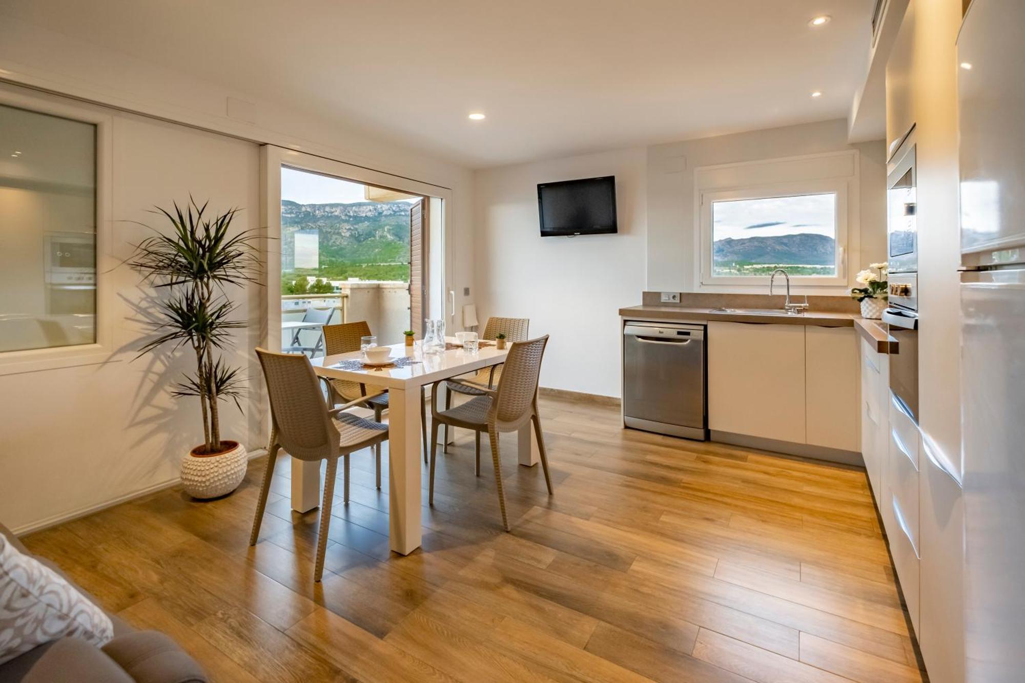 Apartamento Con Terraza, Vistas Playa Y Montana L'L'Hospitalet de l'Infant Eksteriør billede
